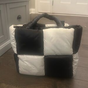 Amazon black and white puffer tote bag